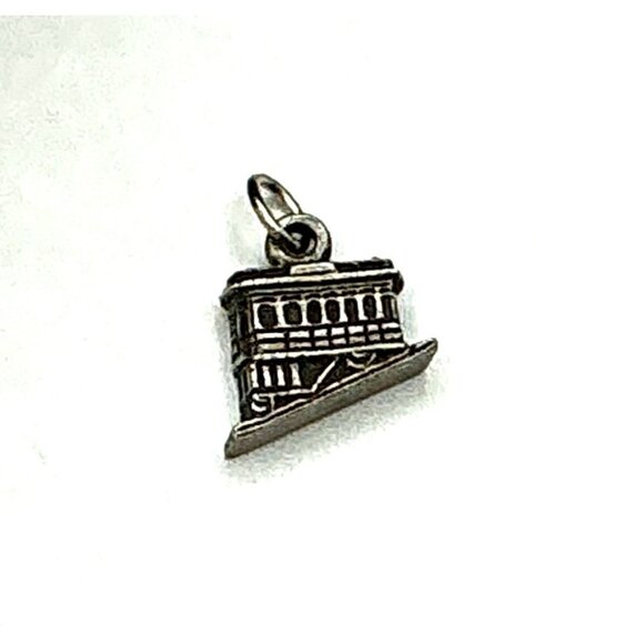 Pewter San Francisco Cable Car Charm Pendant - Picture 2 of 5